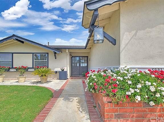 3rd image of 5881 Abbey Dr