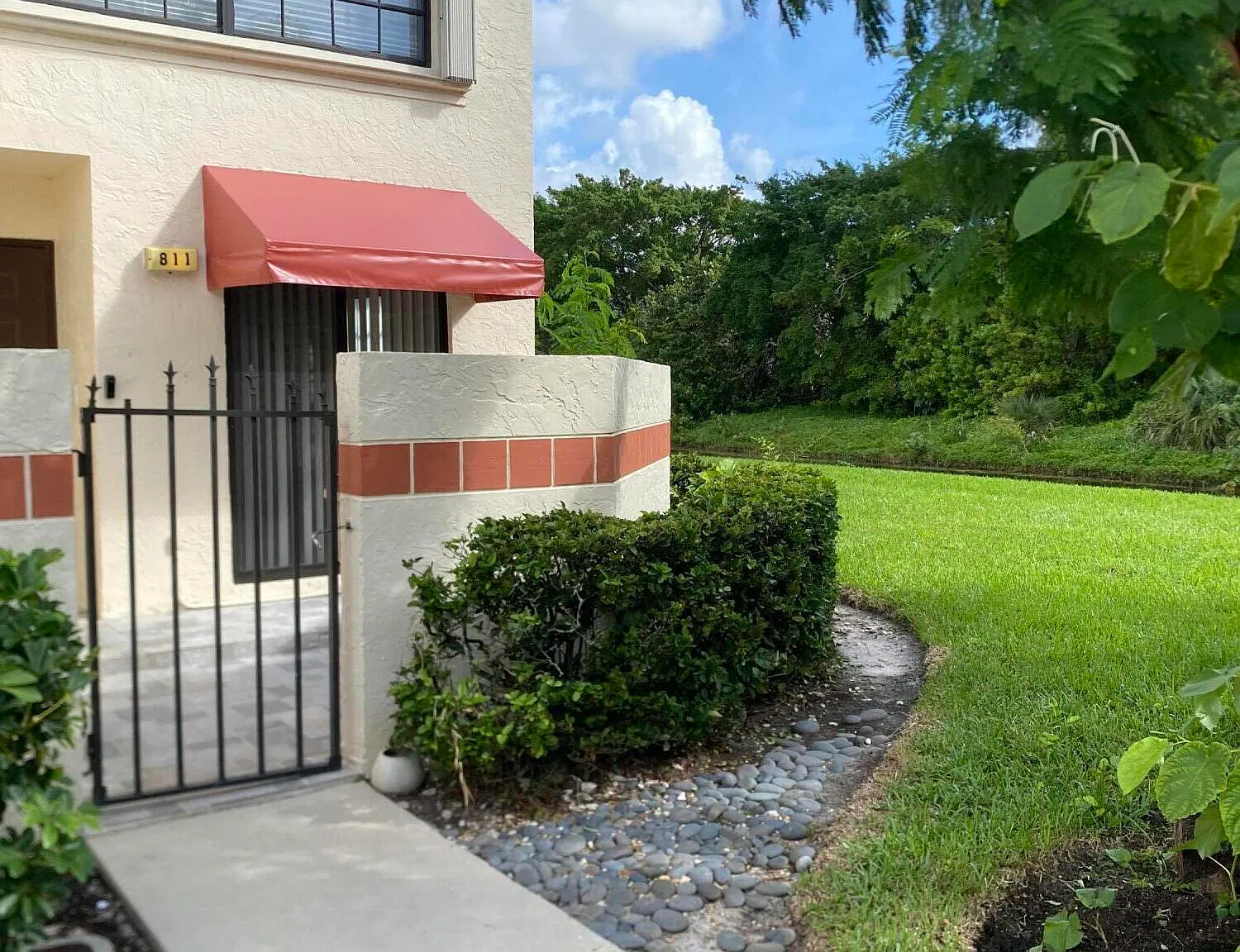 2 bed, 2.0 bath, 1300 sqft, $2,800 — Photo 1