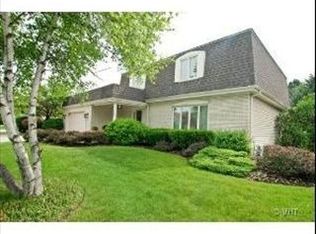 755 Castlewood Ln, Deerfield, IL 60015