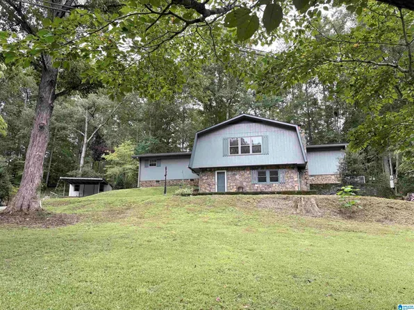 208 Earl Roberts Rd, Anniston, AL 36207