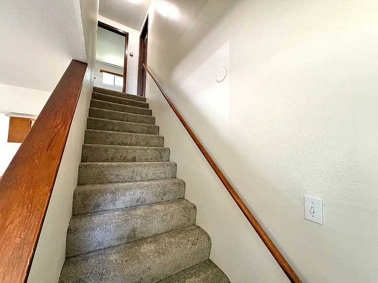 609 Belford St — Photo 24