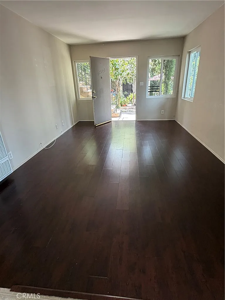 1 bed, 700 sqft, $1,795 — Photo 2