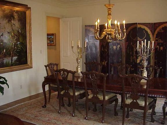 13 x 17 Dining room on right
