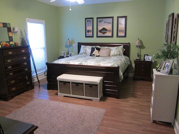 3rd image of 221 Northbay Dr