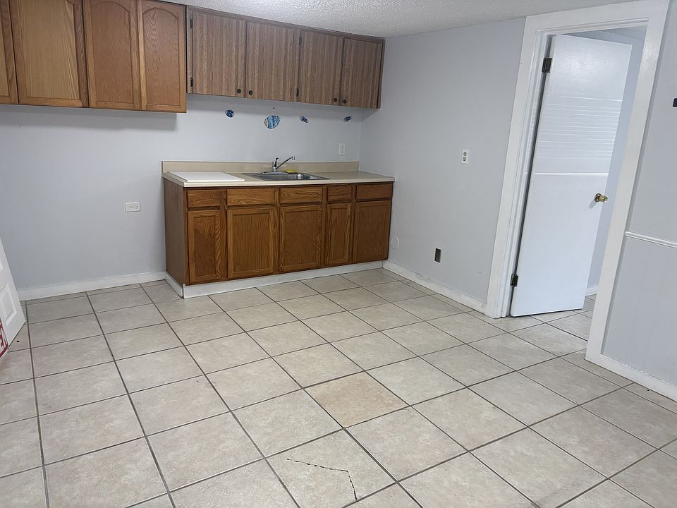 2nd image of 14343 Walsingham Rd