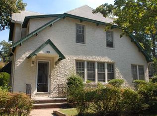 39 Larch Ave, Floral Park, NY 11001