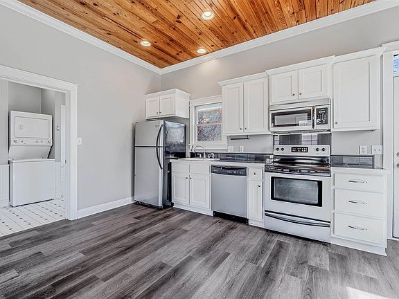 5th image of 416 N Orange St