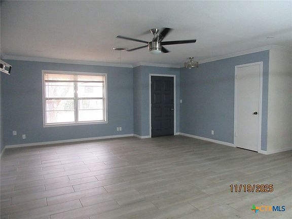 3rd image of 606 E 12th Ave