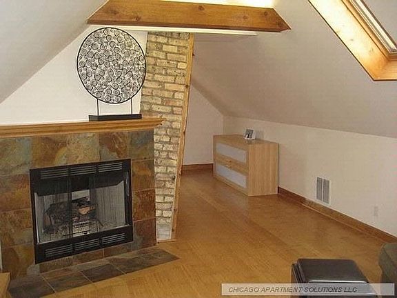 5th image of 3304 N Albany Ave #2