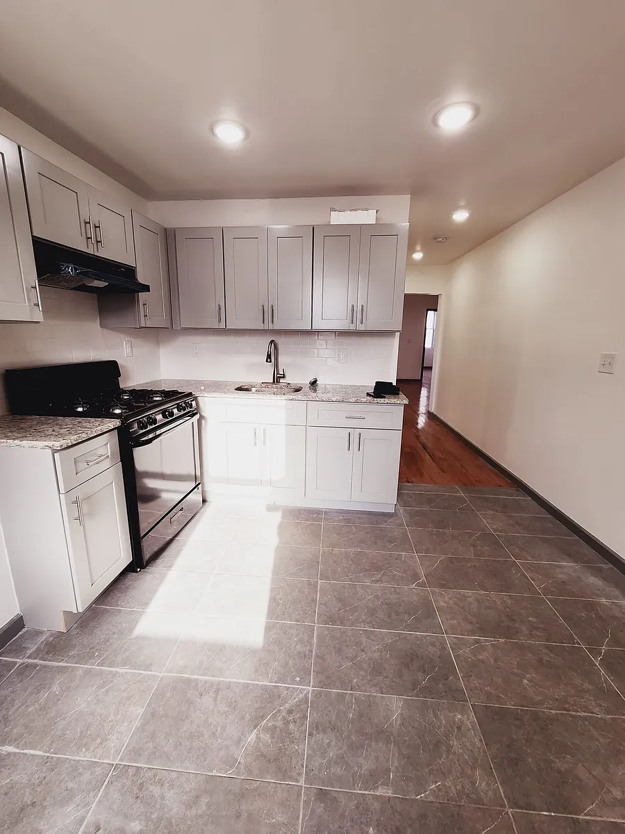 Building Photo - 761 Communipaw Ave #1B