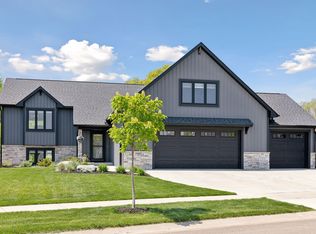 347 Vista Cir, River Falls, WI 54022