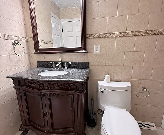 40 Eisenhower Dr — Photo 17