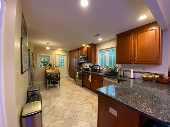 8 Robbins Rd #2, Arlington, MA 02476