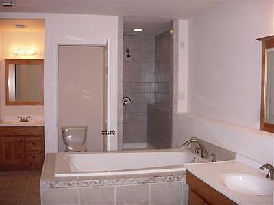 5th image of 4514 Garden Pl NW
