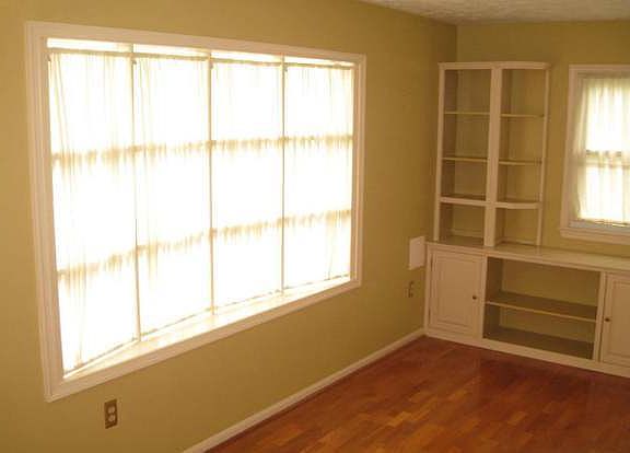 3rd image of 317 Ash Hollow Dr #1