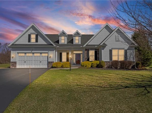 77 Stonefield Mews Ln, Pittsford, NY 14534