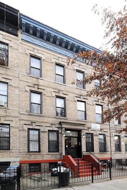 1st image of 551 Bainbridge St #1