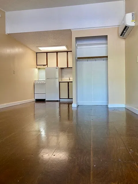 Studio, 380 sqft, $645 — Photo 3