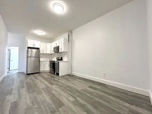Rented by Pear NYC LLC | media 9