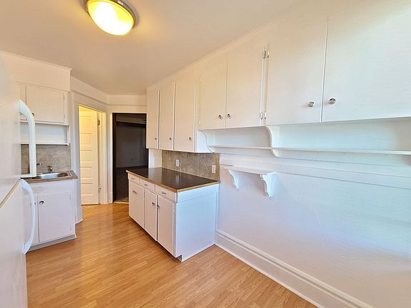 3rd image of 1022 W Sinto Ave APT C