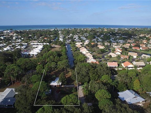 2nd image of 409 Avenida La Palma