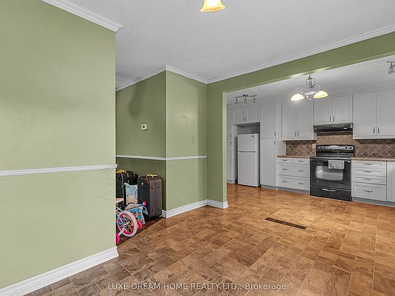 5th image of 175 Albert St E