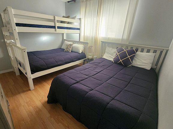 5th image of 930 W Beach Blvd #205