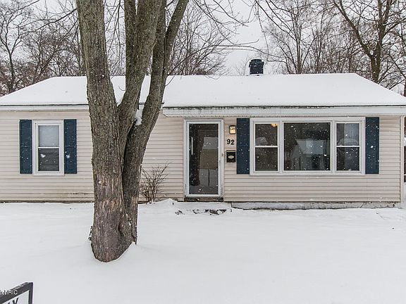 2nd image of 92 Cedar Ave N