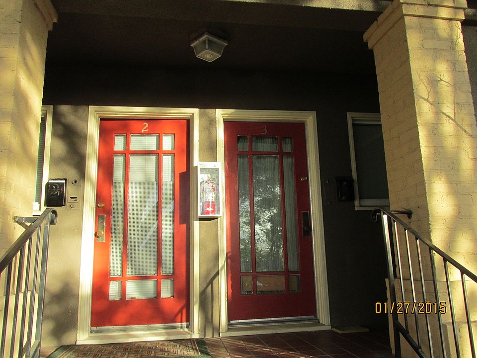 Front door to 2318 Apt #2