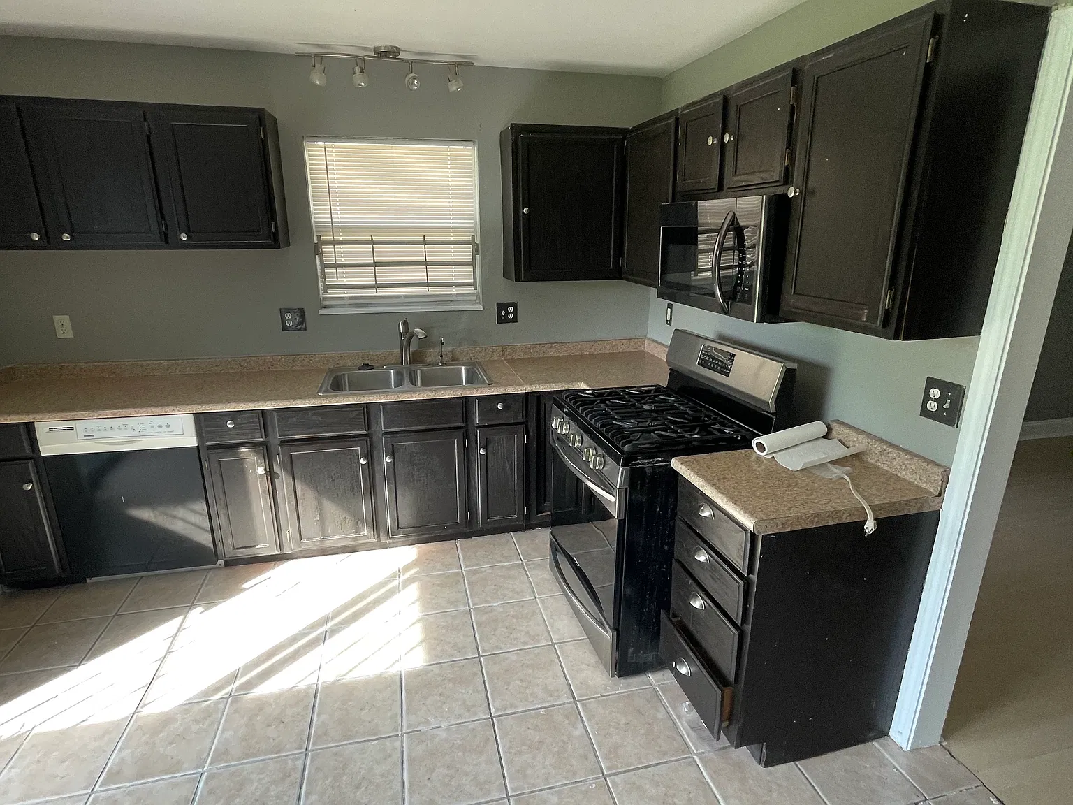 3240 Paseo Blvd — Photo 3