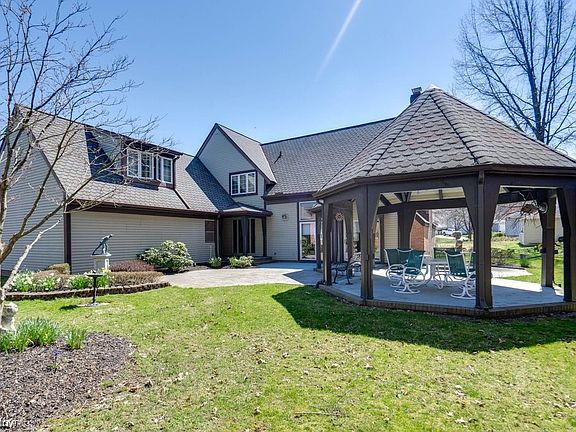 2nd image of 7620 Hidden Valley Cir