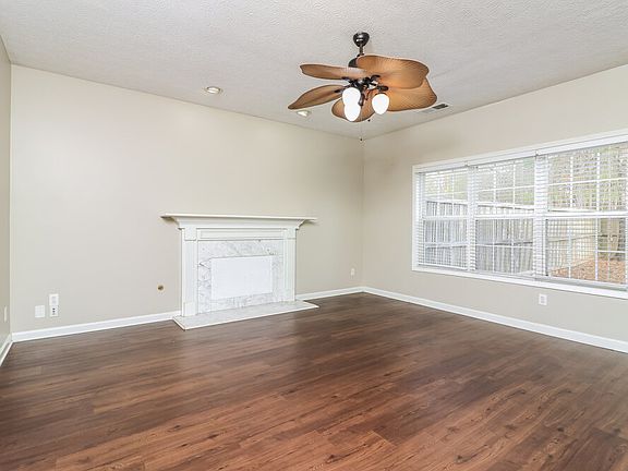 5th image of 1879 Clay Dr SW