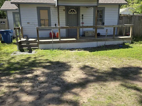 629 N Pearl St, Big Sandy, TX 75755