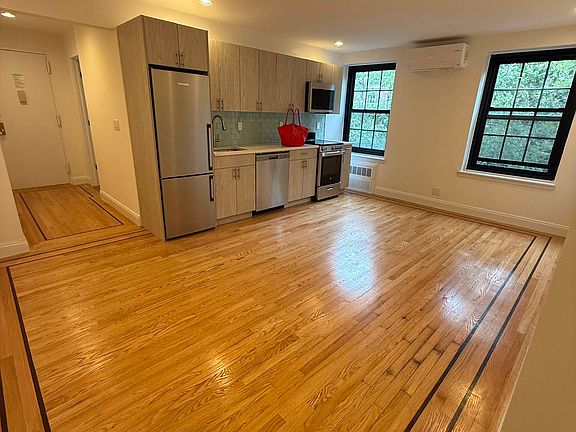 2nd image of 30 Charlton St APT 3B
