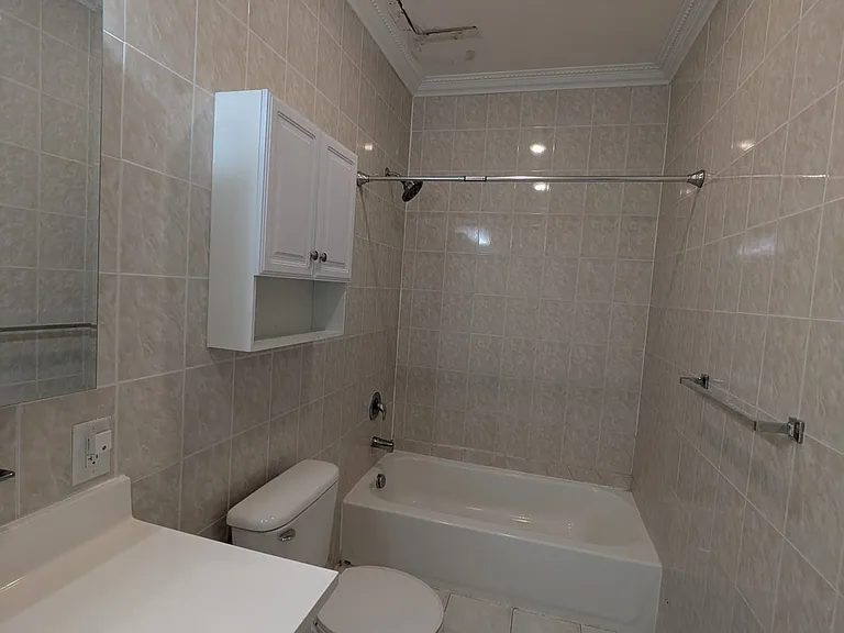 375 Danforth Ave #304 — Photo 4