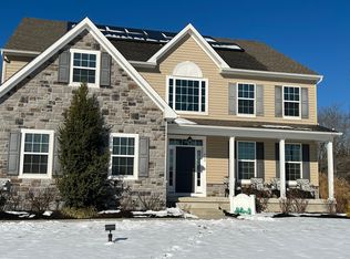 900 Twelve Oaks Dr, Williamstown, NJ 08094