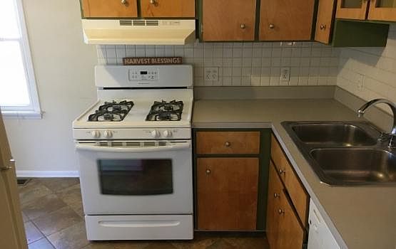 5th image of 211 Pioneer Dr