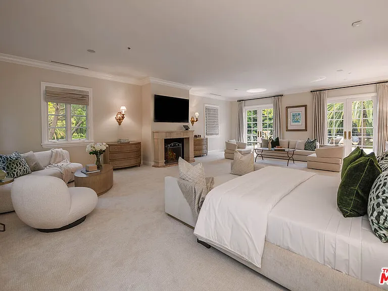70 Beverly Park — Photo 13