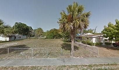 1st image of 28 Nw Ter