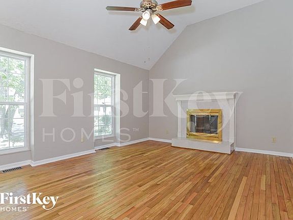 4th image of 8617 Stearns St