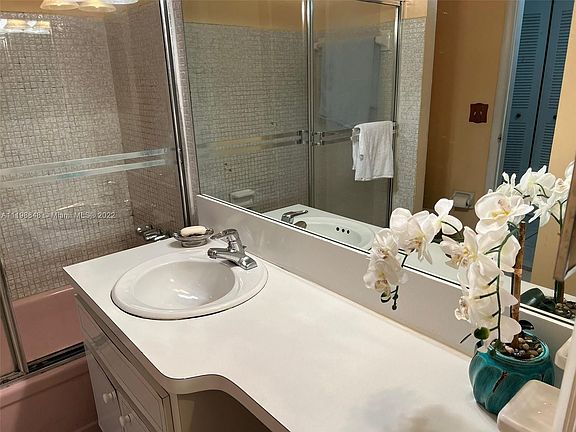3rd image of 16800 NE 15th Ave APT 111