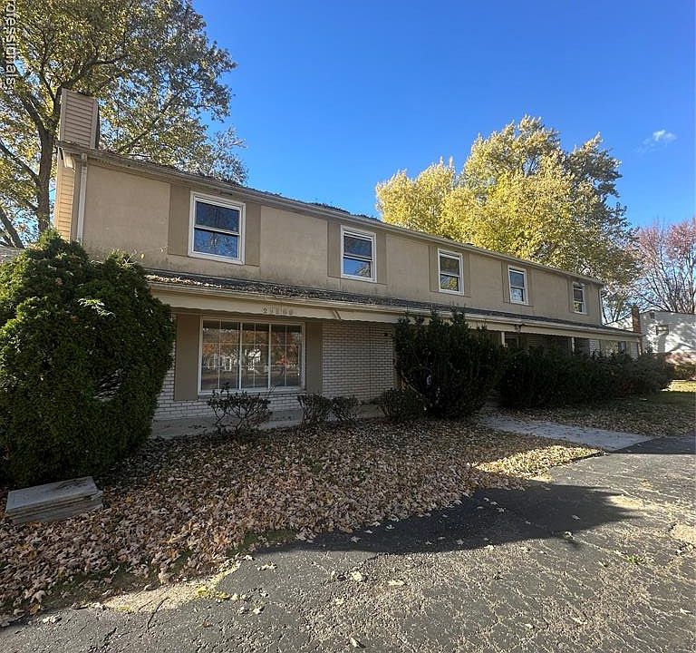 1st image of 29585 Woodhaven Ln