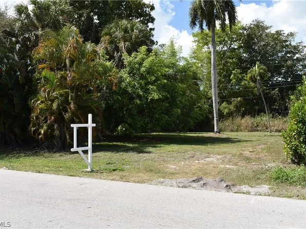 4604 Orchard Ln, Naples, FL 34112