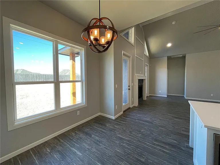 15809 Capri Ln — Photo 11