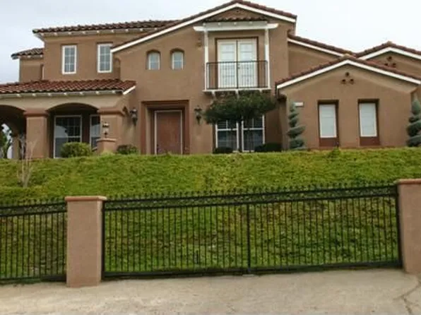 18604 Pinecone Ln, Riverside, CA 92504