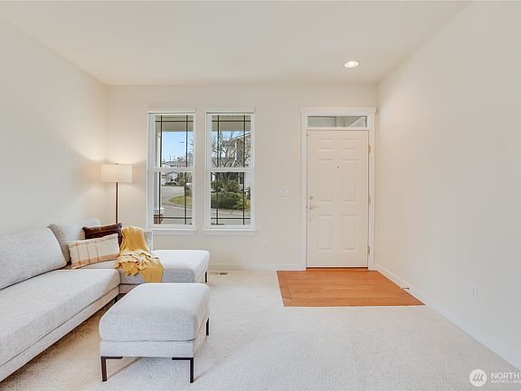 4th image of 5006 NE 4th Place