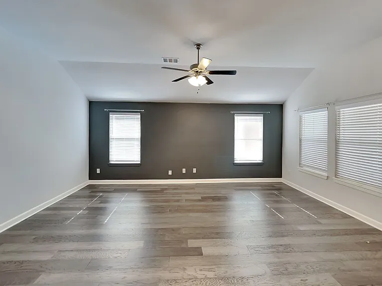 457 Compass Dr — Photo 7