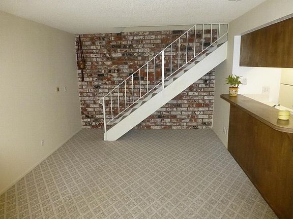 3rd image of 2585 Sextant Ave
