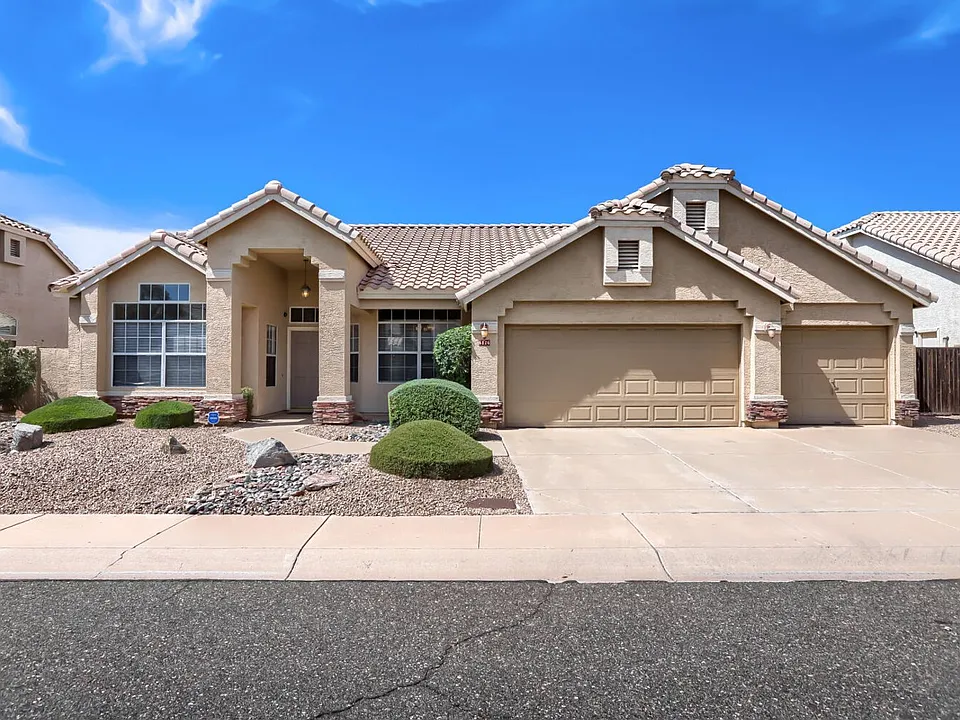 6126 E Kelton Ln