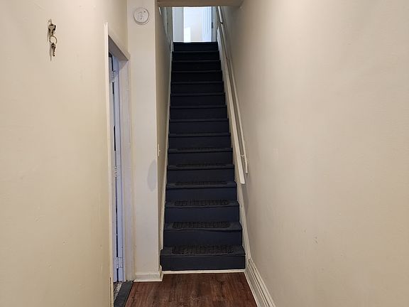 2nd image of 814 W Washington St Floor 2